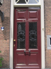 Gietijzeren deurrooster model 051.02 inclusief "prins"of "prinses"naar keuze