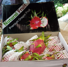 Pitahaya /Pitaya |  Mirakifruit / wit vruchtvlees met paarse schil / Vietnam / doos 3 kilo (ca 8-10 stuks)
