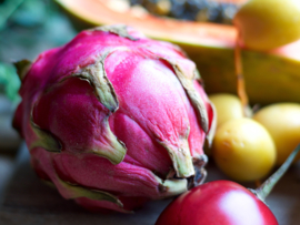 Pitahaya Paars / Pitaya | knalroze vruchtvlees en paarse schil / Merakifruit / Thailand / doos 8-10 stuks ( ca 3 kilo)