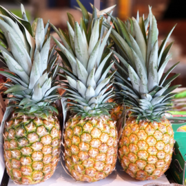 Vliegtuig ananas / natuurrijp geoogst  /Kenia /  doos 6 stuks (ca 11 kilo)