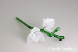 Glaskunst - glazen bloemen: witte en gele Fresia's