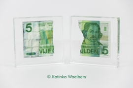 Glazen blokken - presse papiers: 5 gulden