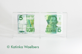 Glazen blokken - presse papiers: 5 gulden