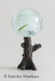 Glaskunst met brons: tree in the clouds
