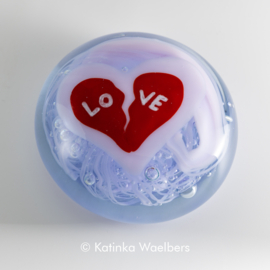 Presse Papier - knuffelsteen van glas: Love