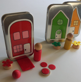 Little Tin House Travel Toy - Houten Popje met huisje Groen