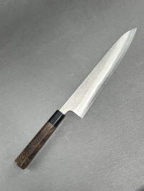 Konosuke Sanjo SKD Nashiji gyuto (chefsmes), 240 mm, Ebbenhout/zwart buffelhoorn, -saya-