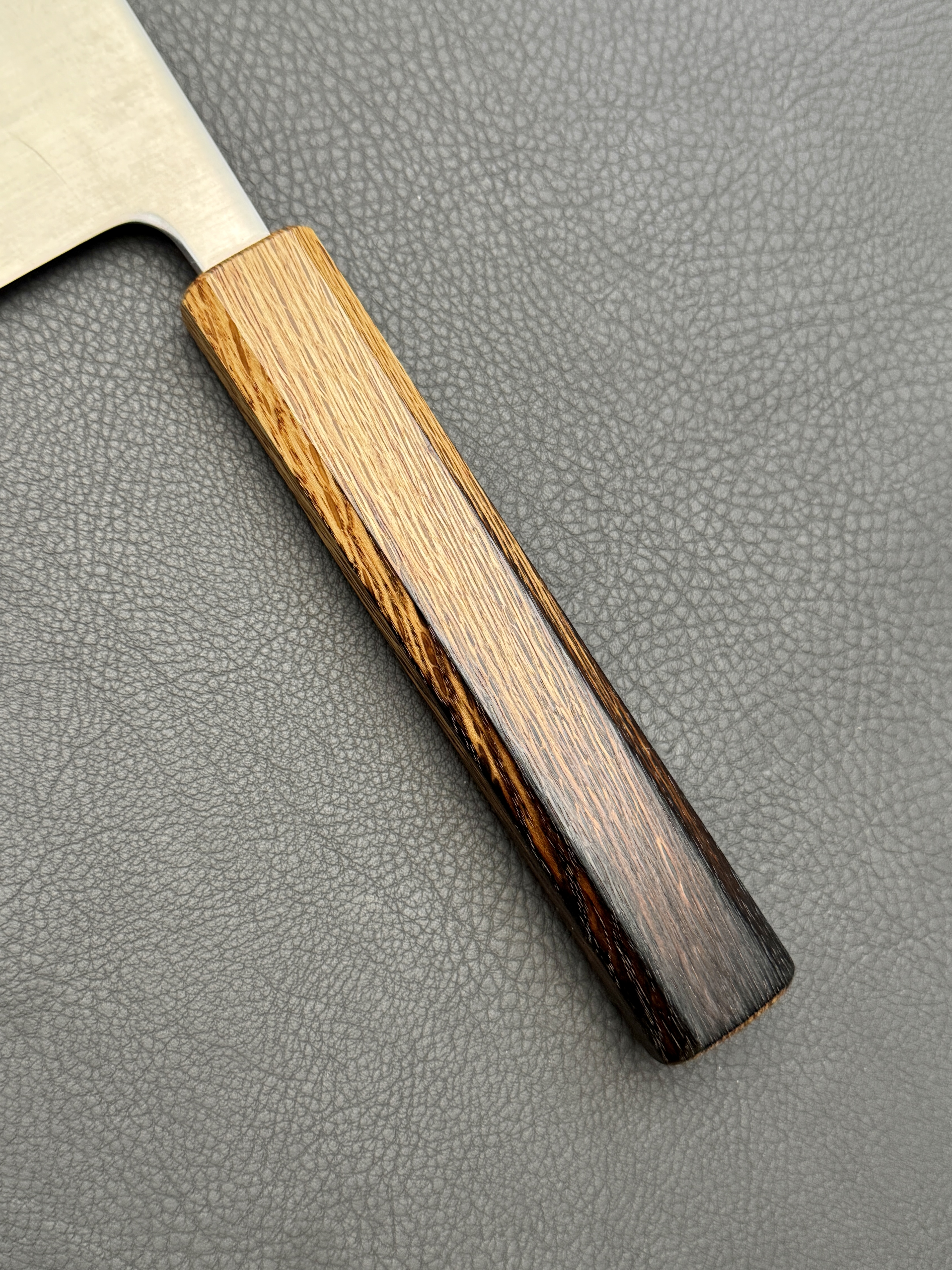 Fukushima 素晴らしい Subarashī, Aogami Super, Gyuto (Chef's knife) 210 mm,  Oak handle (Yakiurushi)