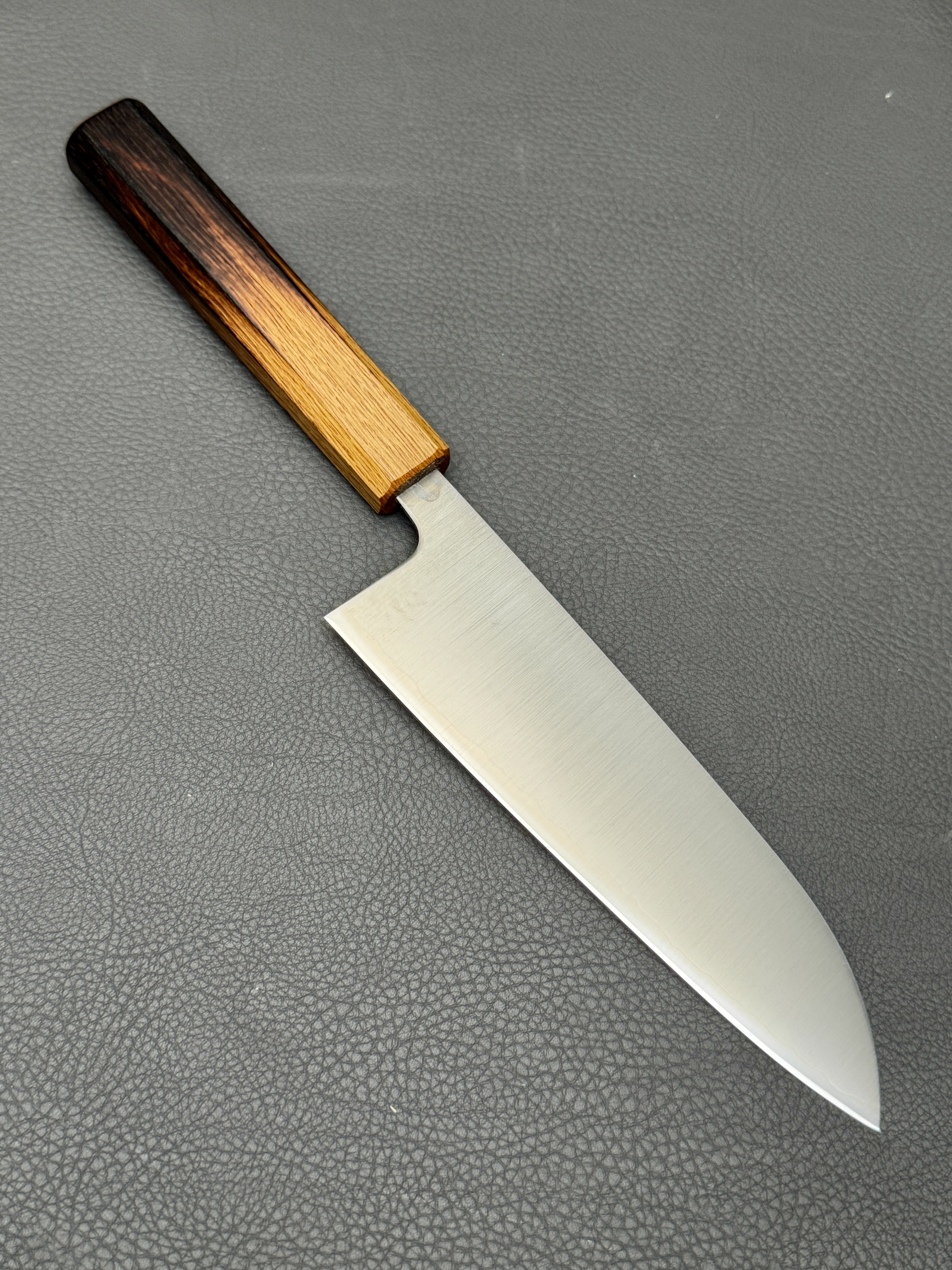 Fukushima 清潔さ Seiketsu-sa Gingami #3 stainless, Santoku (universal knife) 165 mm, oak handle (Yakiurushi)
