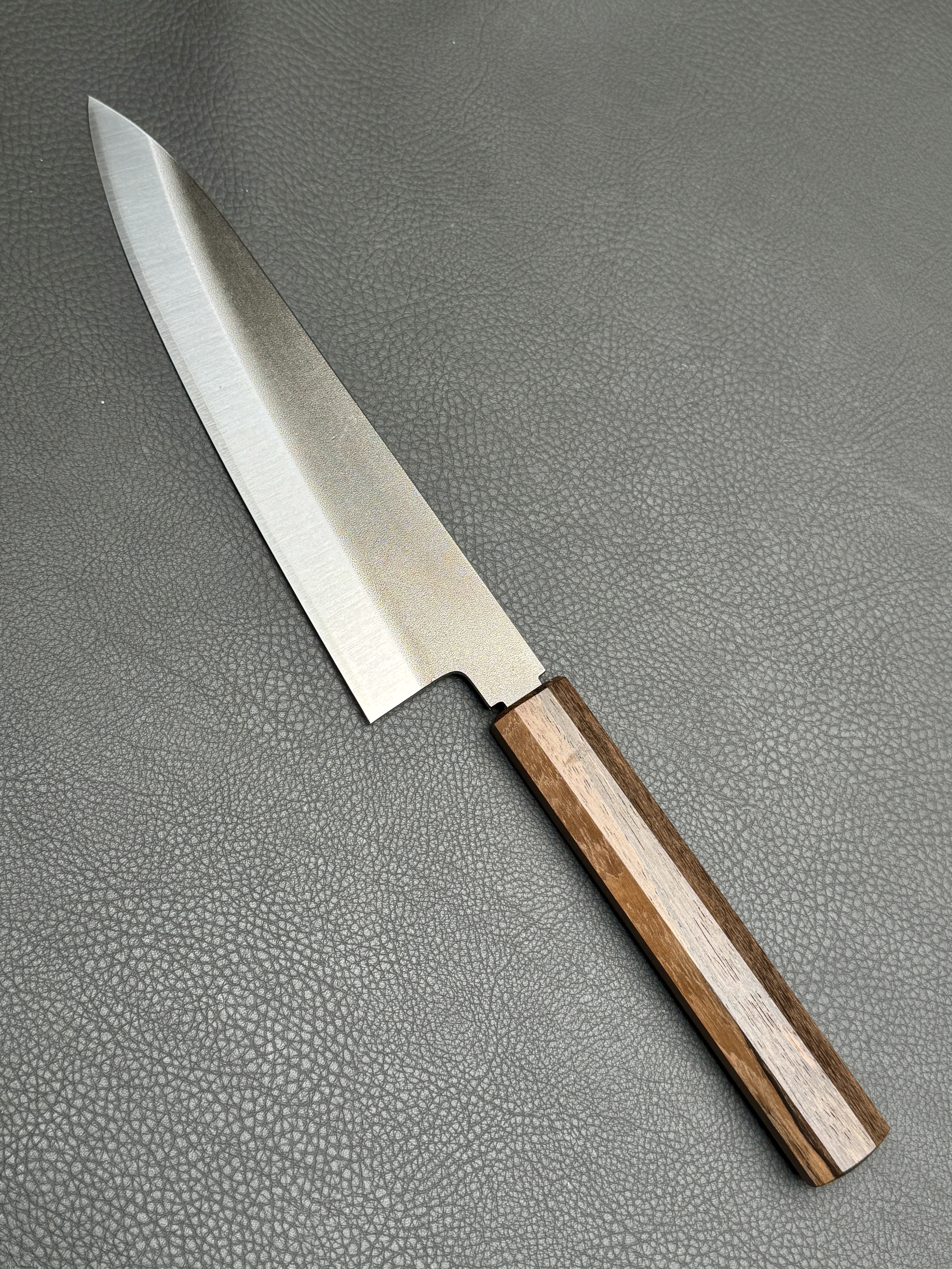 Konosuke Sanjo GS+ Nashiji wa-gyuto (chefsmes), 210 mm, Khii Laurel octagonaal
