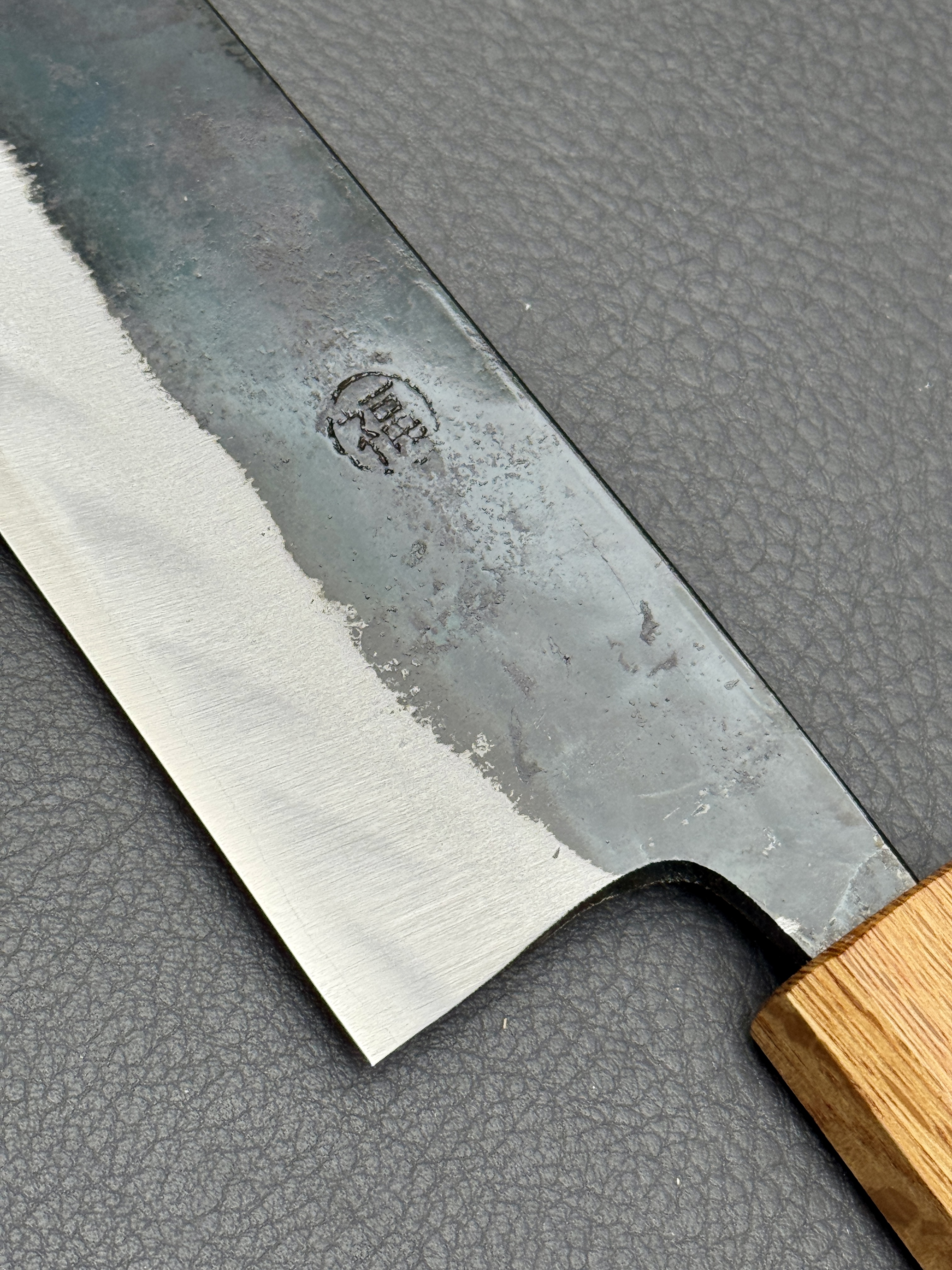 Fukushima 暗い Kurai Kuroichi, Aogami #2, Santoku (Universal knife) 165 mm, oak handle (Yakiurushi)