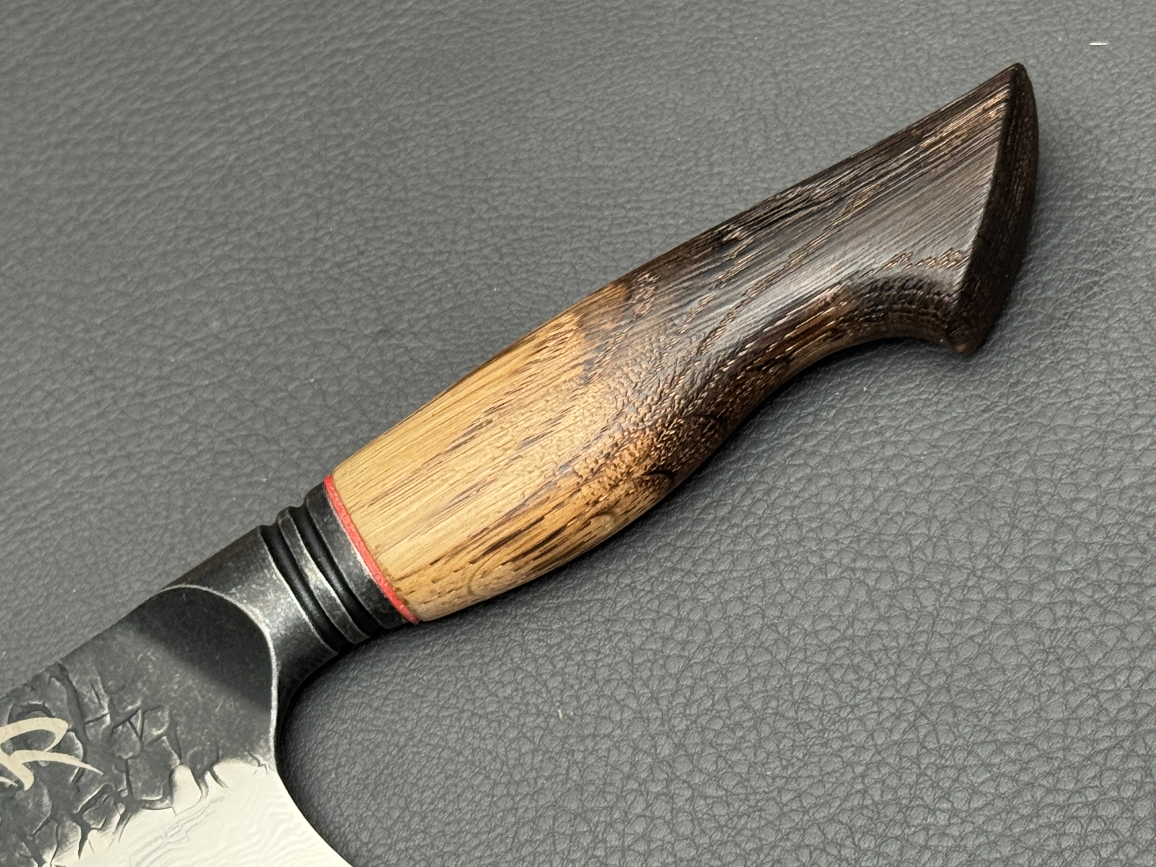 Katsumoto 太古の刀 Taikō no Tō, Kiritsuke Santoku 190 mm (universal knife)