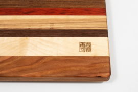 Unieke snijplank (handgemaakt), Kersen, esdoorn, redheart, walnoot, essen.​