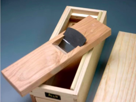 Katsubako / Katsuobushi Kezuriki (Japanese bonito scraper)