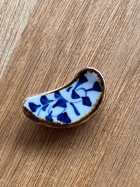 Chopstick rest, Handpainted Ceramic. -deluxe-