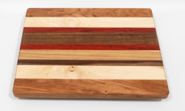 Unieke snijplank (handgemaakt), Kersen, esdoorn, redheart, walnoot, essen.​