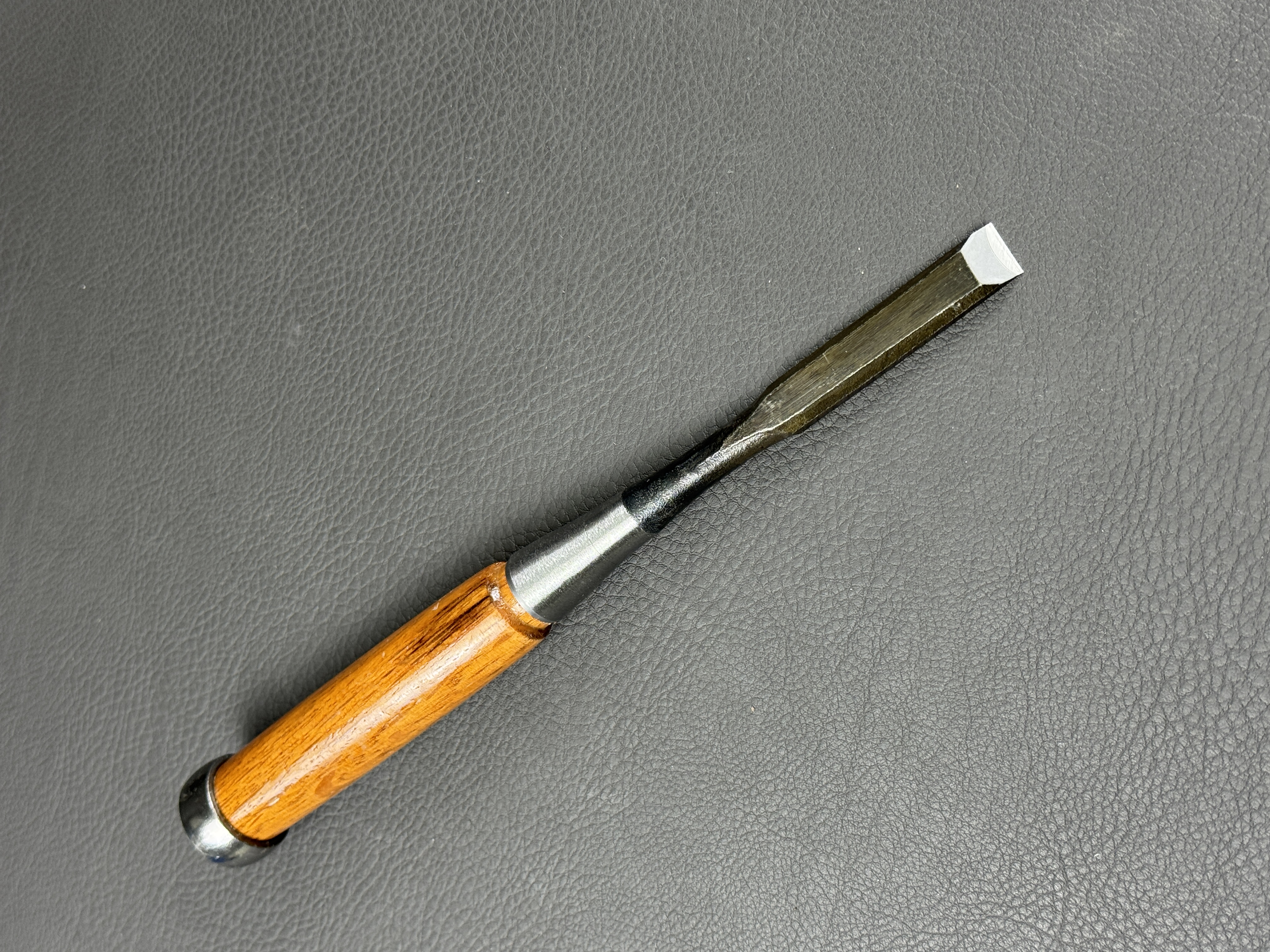 Fujikawa Oukyo Oire Japanese Layered Steel chisel Shirogami (3 - 42 mm)