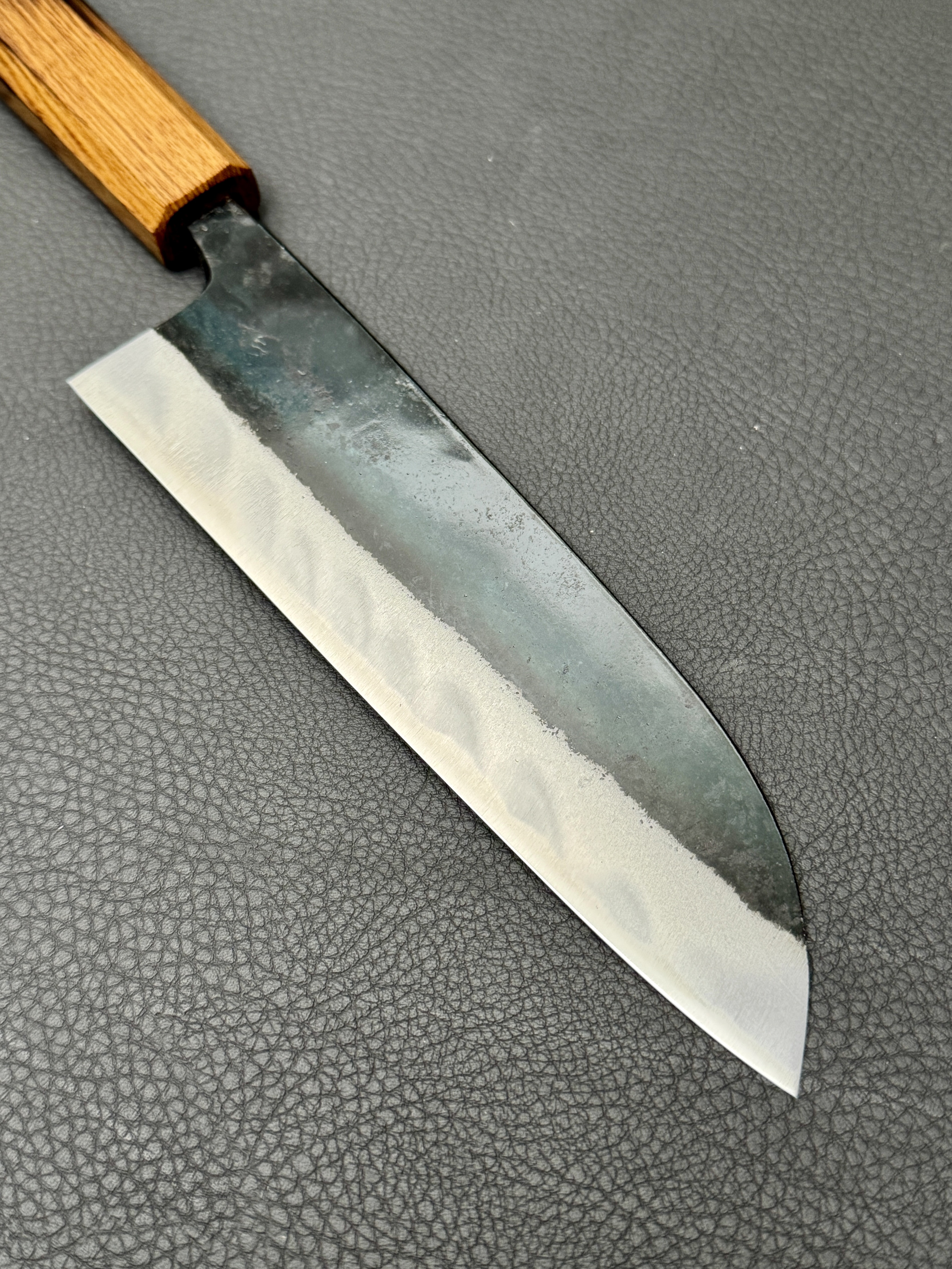 Fukushima 暗い Kurai Kuroichi, Aogami #2, Santoku (Universal knife) 165 mm, oak handle (Yakiurushi)