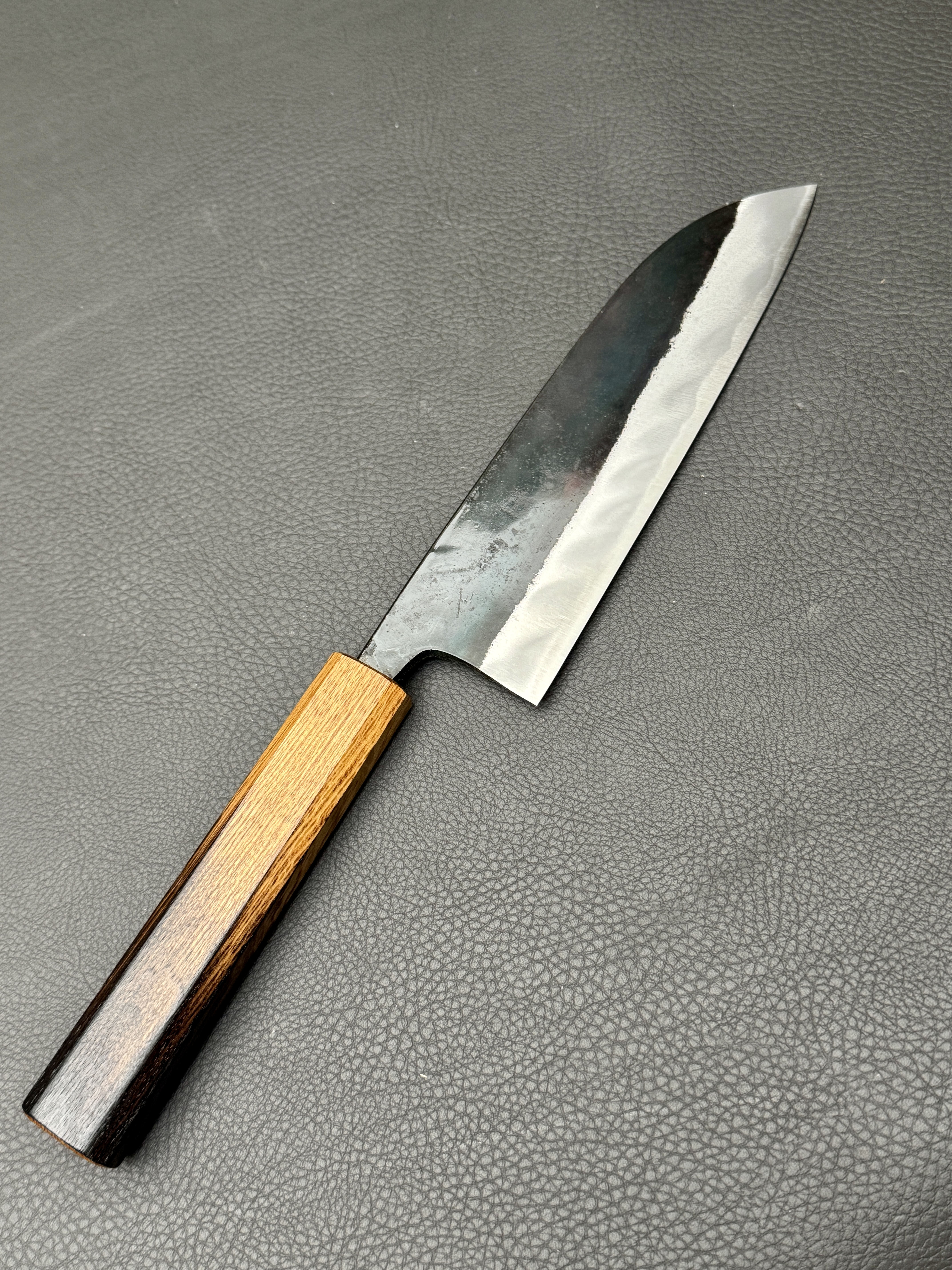 Fukushima 暗い Kurai Kuroichi, Aogami #2, Santoku (Universal knife) 165 mm, oak handle (Yakiurushi)
