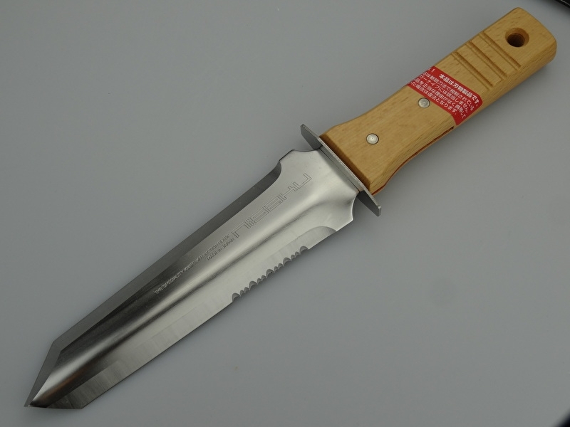 The Nisaku Hori-Hori Tomita Weeding Knife, Reviewed