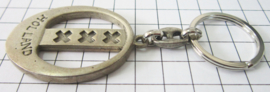 SLE606 sleutelhanger ovaal 3 kruisjes zilverkleur