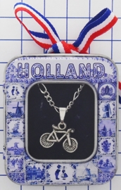 HAN 107 Collier met zwaar verzilverd fietsje