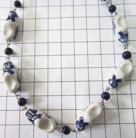 COL 006 Delftsblauwe klompjesketting, handgeschilderd