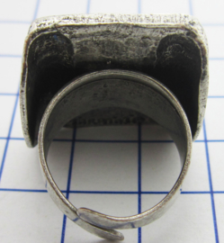 RIN402 vierkante ring verzilverd, een maat, met rode emaille