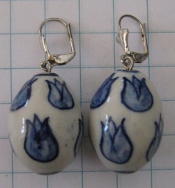 OOR 128 oorbellen grote ovale tulpenkraal delftsblauw handgeschilderd