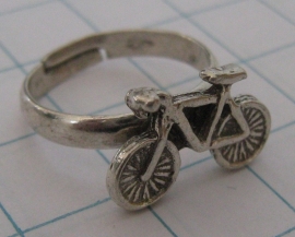 zwaar verzilverde ring met fiets