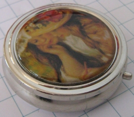 PIL 122 pillendoosje twee meisjes met hoed, Renoir
