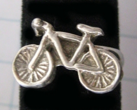 zwaar verzilverde ring met fiets