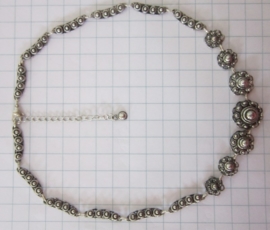 ZKC708 middel en kleine Zeeuwse knopjes collier