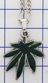 HAN 112 Collier hasjblaadje groen met kettinkje