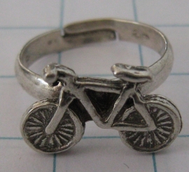 zwaar verzilverde ring met fiets