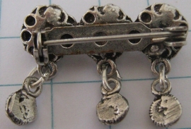 Broche 3+3 zeeuwse knopjes zwaar verzilverd ZKB902