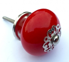 Rode kastknoppen, Kastknop rood met unieke kroon aan voorzijde