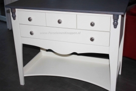 Klantfoto Dressoir Commode met porseleinen kastknoppen van Terry