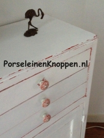 Klantfoto Brocante kast met brocante kastknopjes