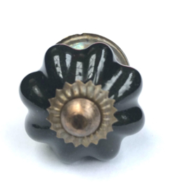 Zwart Kastknopje met antiek messing kroon, Zwarte kastknopjes