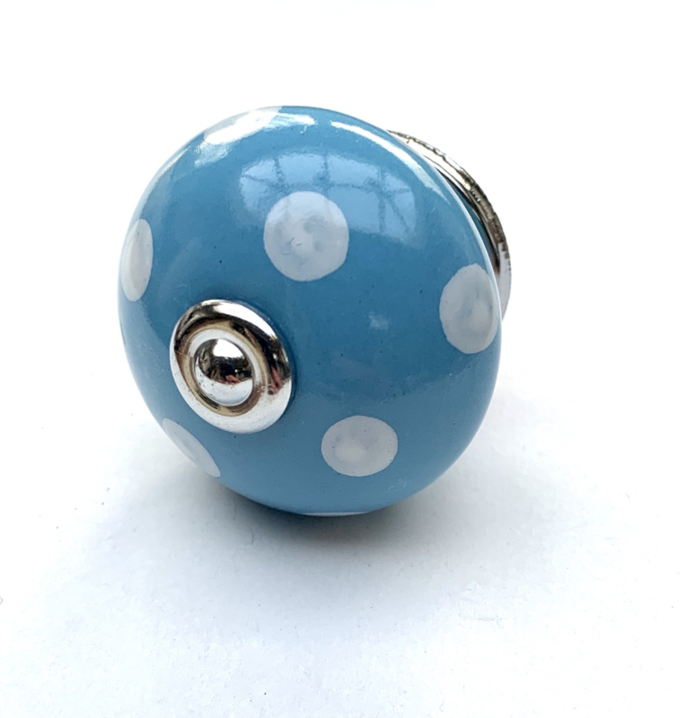 Porseleinen kastknop blauw  met witte stippen, Polka kastknopje