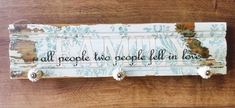 2014 Garderobenhaken  'FAMILY' "all people two people fell in love"
