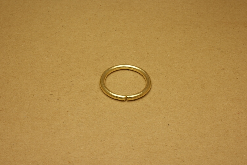 Ring ongelast goud 30 mm