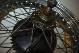 Ariel achterwiel/oud model naaf/ 16 inch velg