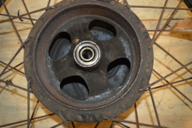 Dkw wiel achter200 stalen velg en naaf