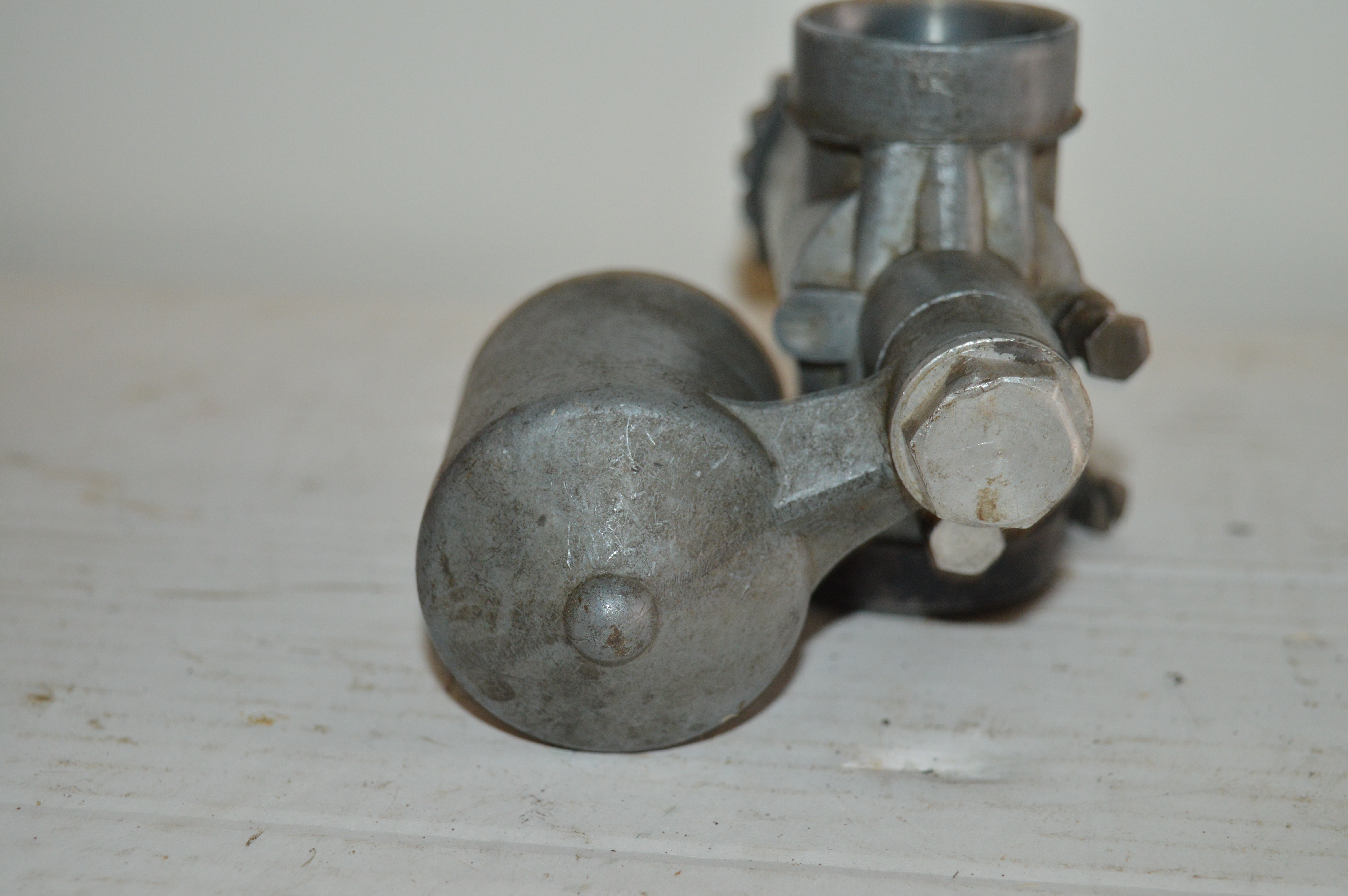 Bing carburateur 1/30/1 huis incompleet
