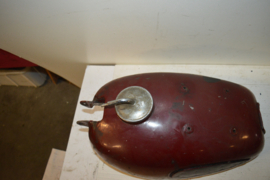 Adler Benzinetank/dop