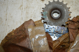 Ketting Rol Favorit 10 meter 530=5/8x3/8 NOS