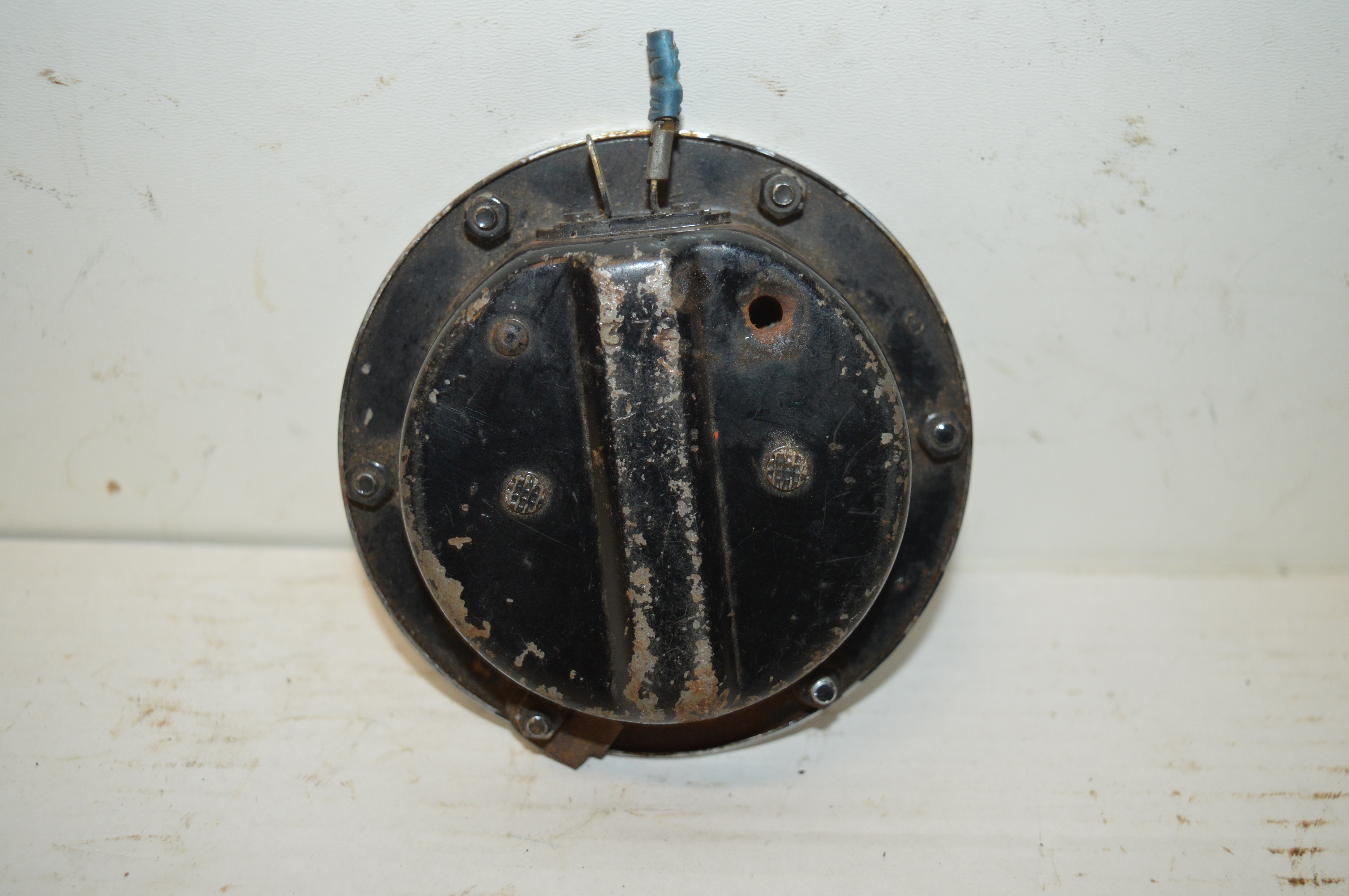 Toeter 372/6/voltage ?/werkt niet