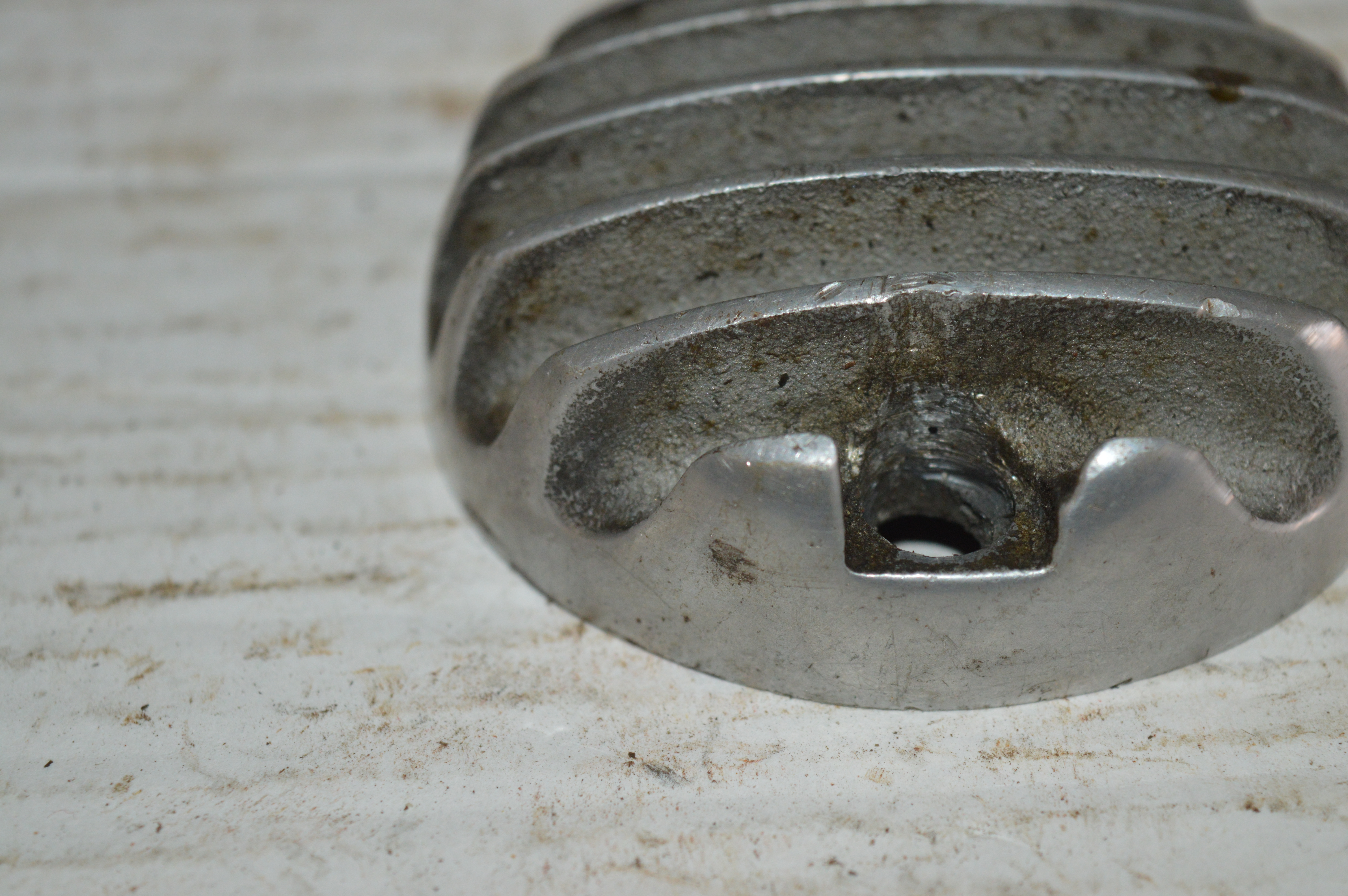 Triumph contactpunten afdek plaat aluminium